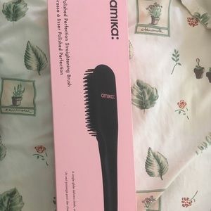 Amika Straightening Brush
